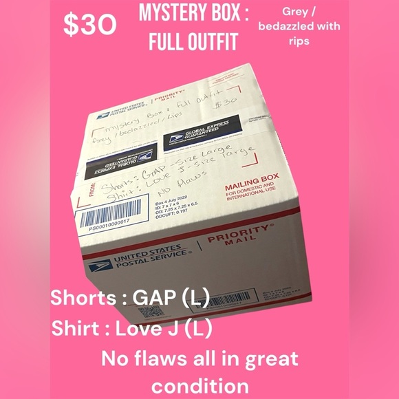 MYSTERY BOX: FULL OUTFIT Grey /
bedazzled with rips - Picture 1 of 1
